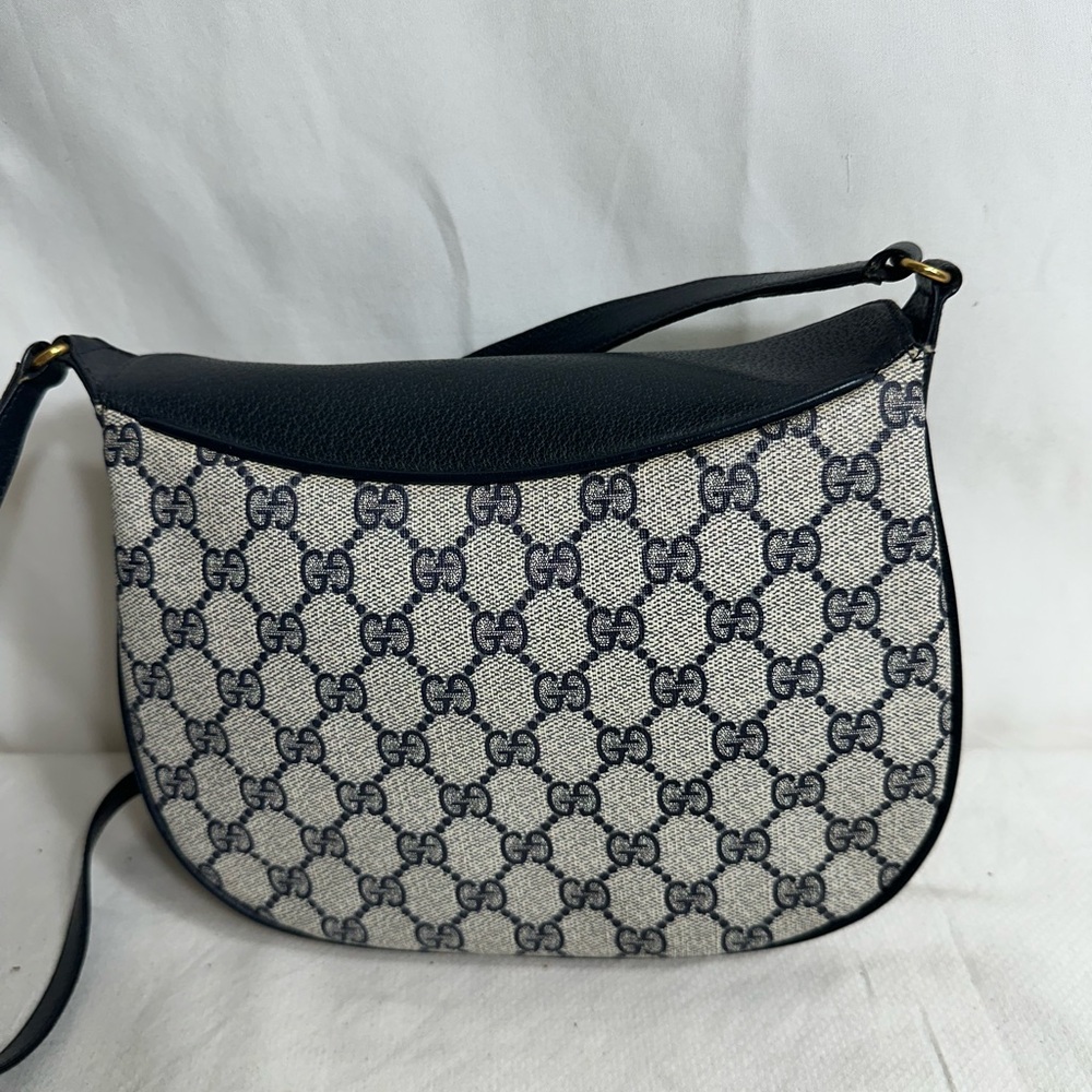 Gucci Shoulder Bag - Picture 2 of 10